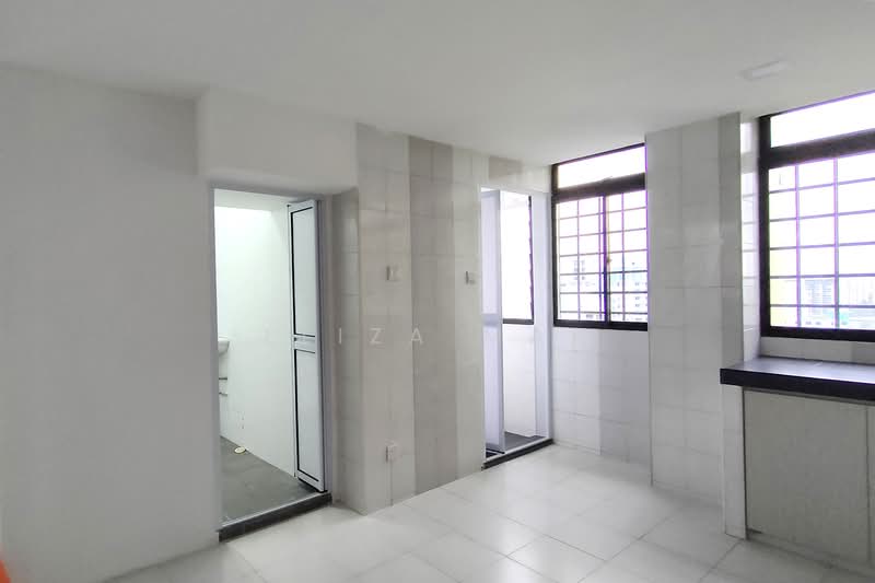 Lakeside Tower, 9H Yuan Ching Road, Room Rental, 250 sqft, Apartment For Rent, by Eliza Mak, 24325856 - PropertyGuru.com.sg