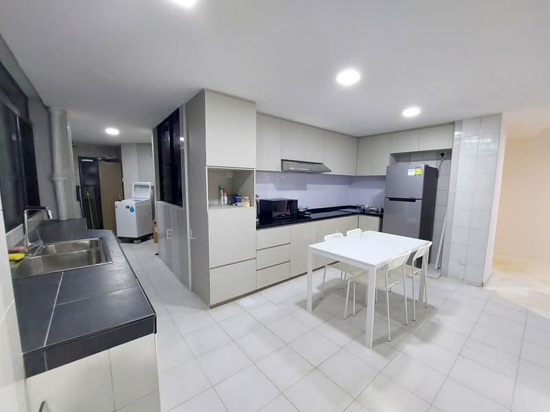 Lakeside Tower, 9H Yuan Ching Road, Room Rental, 250 sqft, Apartment For Rent, by Eliza Mak, 24325856 - PropertyGuru.com.sg