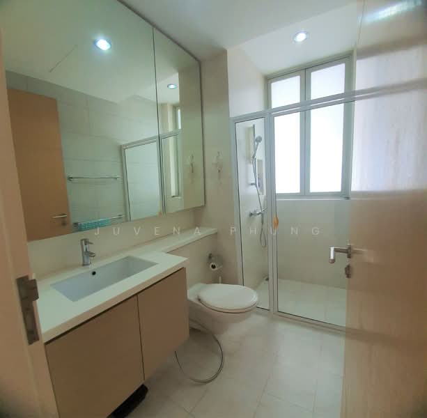 Riveredge, 21 Sampan Place, 3 Bedrooms, 1,335 sqft, Condominium For Rent, by Juvena Phung, 24326780 - Common  Bath - PropertyGuru.com.sg
