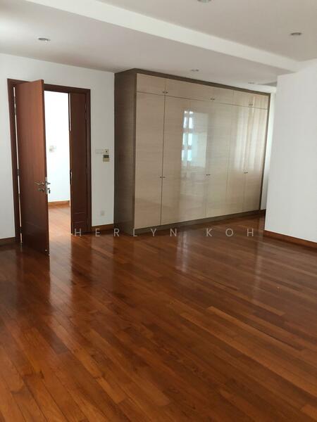 Tropical Bungalow with Pool, COTSWOLD CLOSE, 7 Bedrooms, 5,700 sqft, Bungalow House For Rent, by Sherlyn Koh, 24327040 - PropertyGuru.com.sg