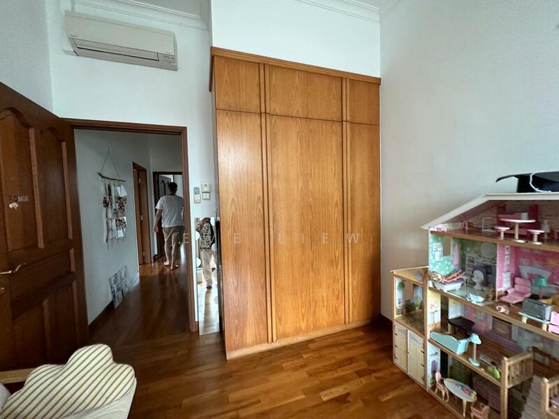 University Park, University Walk, 5 Bedrooms, 3,700 sqft, Semi-Detached House For Rent, by Eve Liew, 24327646 - PropertyGuru.com.sg