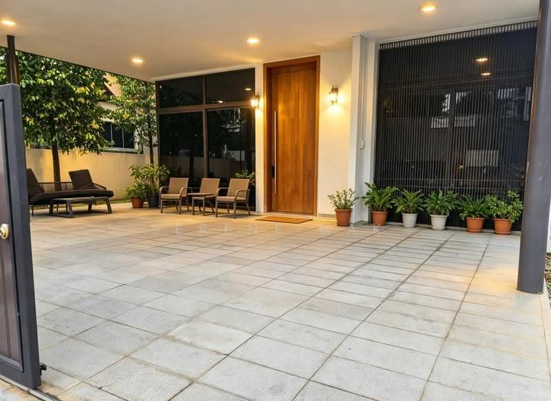 Bartley Rise Estate, Jalan labu manis, Hougang / Punggol / Sengkang, 6 Bedrooms, 5,111 sqft, Detached House For Rent, by Serene Mak, 24327695 - Exterior - PropertyGuru.com.sg
