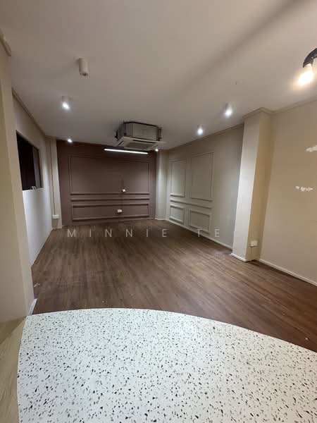 Oxley BizHub, 65 Ubi Road 1, 1,800 sqft, Light Industrial (B1) For Rent, by Minnie Teo, 24330956 - CommercialGuru.com.sg