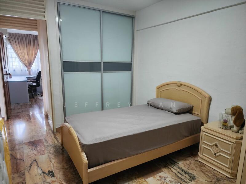 15 Saint George's Road, 15 Saint George's Road, 3 Bedrooms, 990 sqft, HDB Flat For Rent, by Jeffrey Tan, 24331006 - Third bedroom taken from inside towards room entrance - PropertyGuru.com.sg