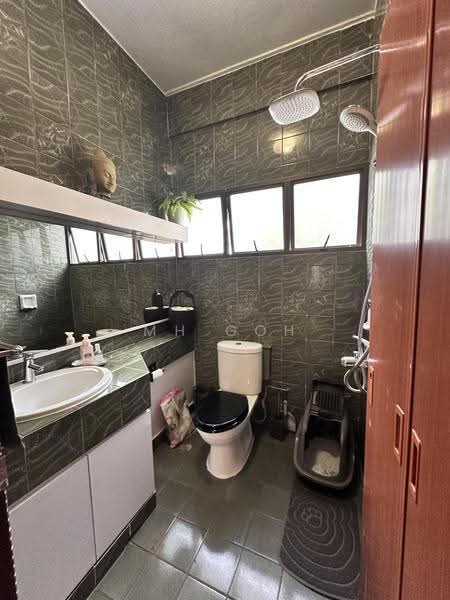 Chun Tin Road, Tanglin / Holland / Bukit Timah, 4 Bedrooms, 3,000 sqft, Semi-Detached House For Rent, by MH Goh, 24331073 - Bathroom - PropertyGuru.com.sg