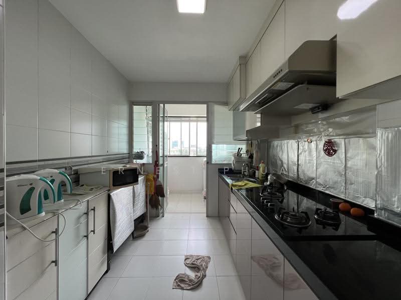 175C Corporation Tiara, 175C Yung Kuang Road, Boon Lay / Jurong / Tuas, 3 Bedrooms, 1,000 sqft, HDB Flat For Rent, by Ernest Phua, 24339970 - PropertyGuru.com.sg