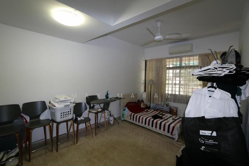 Bedroom 4 (Level 1 ) Granny 