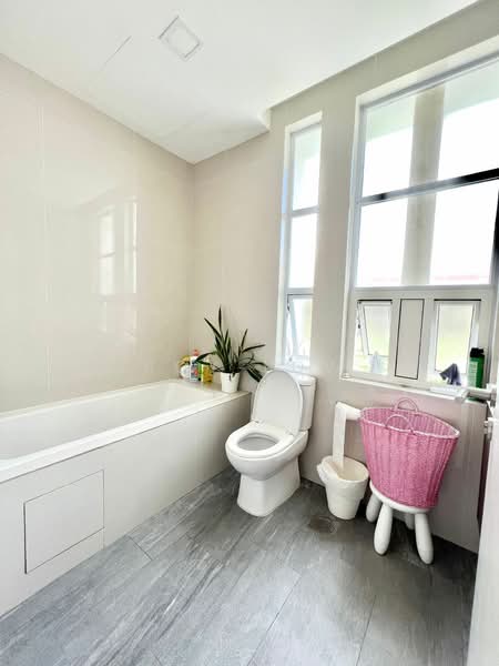 Gorgeous 2 Storey Bungalow With Pool & Lush Greenery Garden For Lease, Harlyn Road, Narooma Road, Dalkeith Road, 5 Bedrooms, 5,600 sqft, Bungalow House For Rent, by Roy Low, 24347618 - PropertyGuru.com.sg