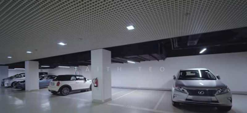 New houses, 3 levels with Pool and lift, sheltered basement garage, One tree hill, Trevose, Greenleaf, Cluny, 4 Bedrooms, 9,494 sqft, Detached House For Sale, by Faith Teo, 24351162 - 4 sheltered lots, right at the lift lobby. - PropertyGuru.com.sg