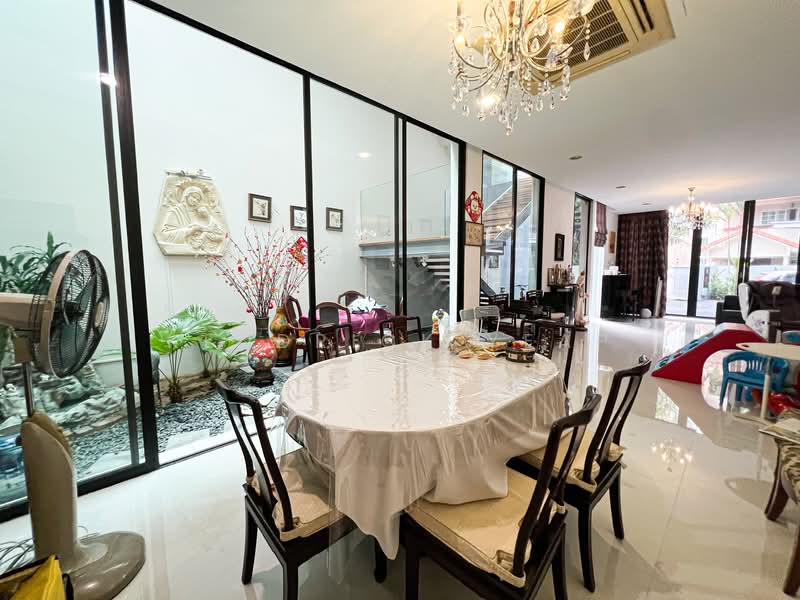 Haigsville Drive, Haigsville Drive, East Coast / Marine Parade, 8 Bedrooms, 4,400 sqft, Semi-Detached House For Sale, by Kendrick Yeap, 24359156 - PropertyGuru.com.sg