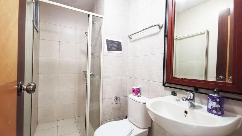 02-18 Common bathroom