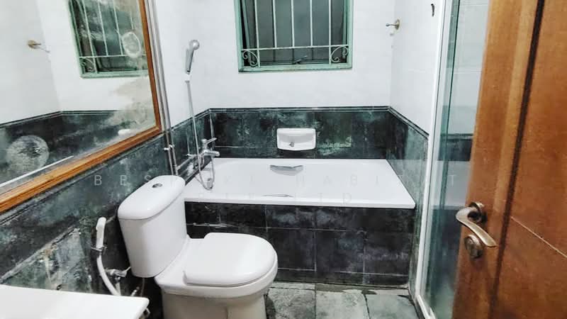 Palm Gardens, 2B Hong San Walk, Room Rental, 100 sqft, Condominium For Rent, by Bespoke Habitat Pte Ltd, 24361649 - 02-07 MBR5 BATHROOM - PropertyGuru.com.sg