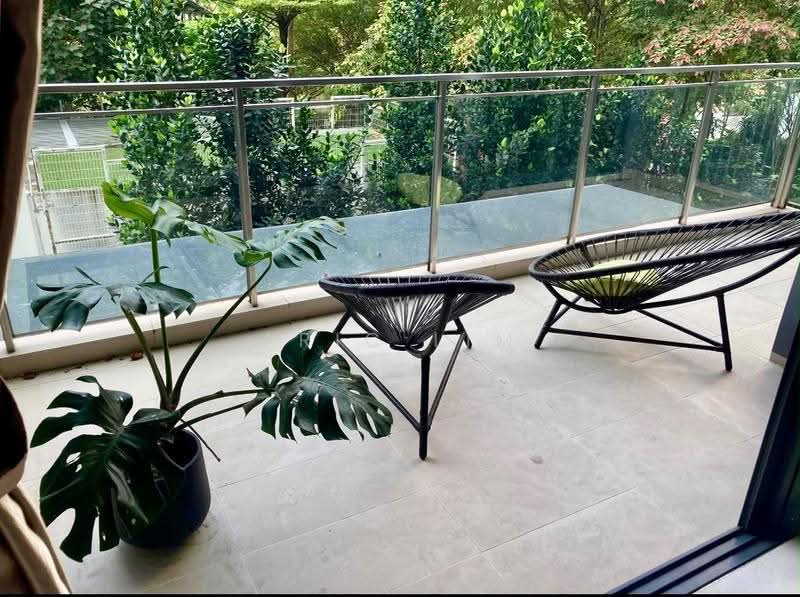 Goodwood Grand, 30 Balmoral Road, Tanglin / Holland / Bukit Timah, 2 Bedrooms, 893 sqft, Apartment For Sale, by Aric Lim, 24361739 - Balcony - PropertyGuru.com.sg