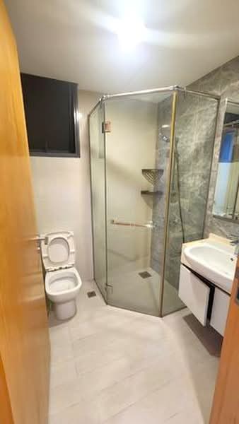 La Fiesta, 68 Sengkang Square, Hougang / Punggol / Sengkang, 2 Bedrooms, 732 sqft, Condominium For Rent, by Shaun How, 24364186 - Bathroom - PropertyGuru.com.sg