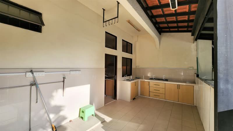 Carmen Street, , 4 Bedrooms, 2,241 sqft, Corner Terrace For Rent, by Francis Lee, 24365219 - Wet kitchen and Yard area - PropertyGuru.com.sg