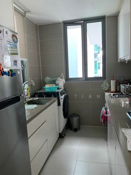 Hundred Trees, 81 West Coast Drive, 2 Bedrooms, 915 sqft, Condominium For Rent, by Bryan Tian, 24365723 - PropertyGuru.com.sg
