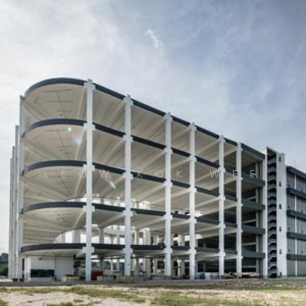 13m high ramp up warehouse 17 loading bays, Benoi crescent, 47000 sqft