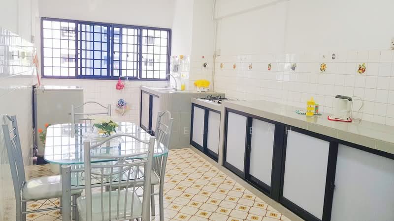 212 Ang Mo Kio Avenue 3, 212 Ang Mo Kio Avenue 3, 2 Bedrooms, 721 sqft, HDB Flat For Rent, by Michael Seah, 24368101 - PropertyGuru.com.sg