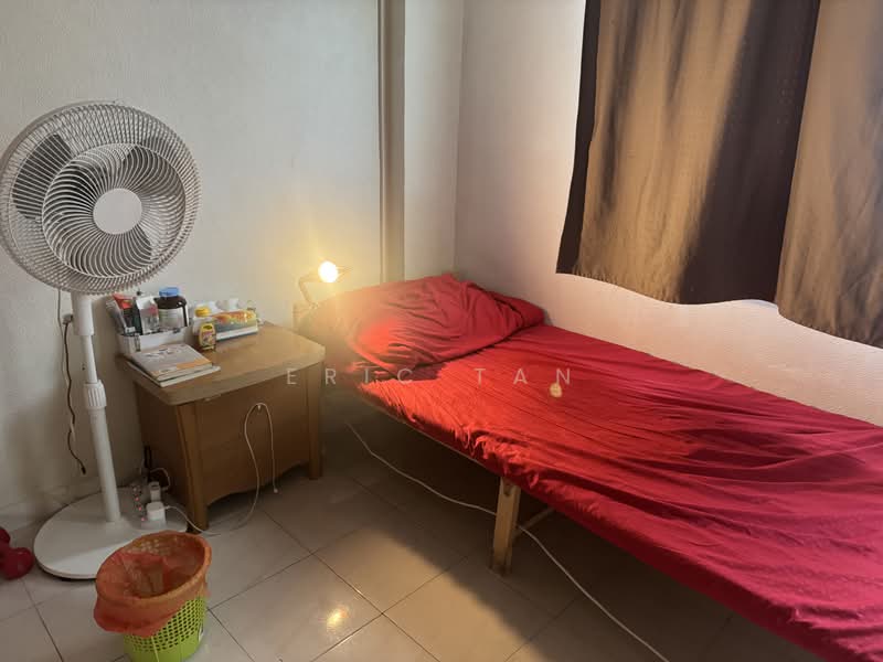 663 Yishun Avenue 4, 663 Yishun Avenue 4, Room Rental, 120 sqft, HDB Flat For Rent, by Eric Tan, 24369408 - PropertyGuru.com.sg