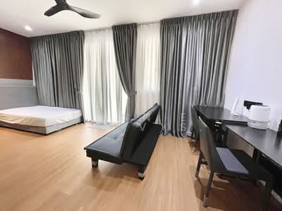 For Rent - Kovan MRT spacious master bedroom with balcony!