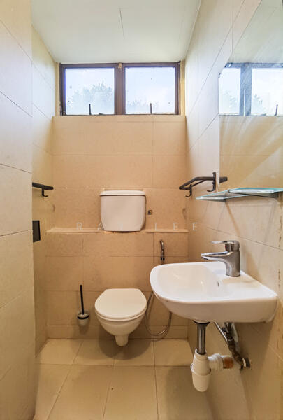 Telok Blangah House, 52 Telok Blangah Road, Room Rental, 155 sqft, Apartment For Rent, by Ray Lee, 24370223 - Jack n Jill Bathroom - PropertyGuru.com.sg