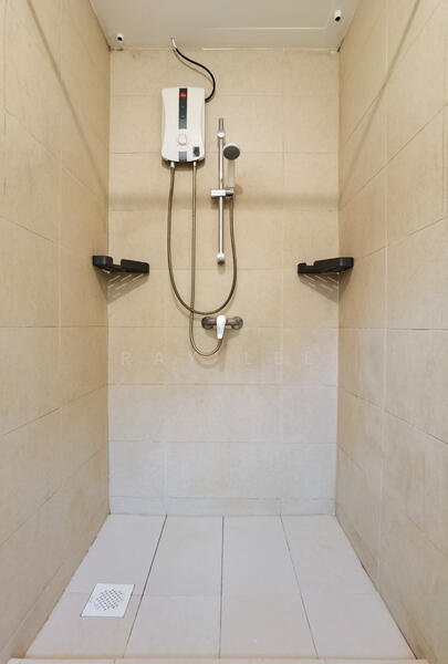 Telok Blangah House, 52 Telok Blangah Road, Room Rental, 155 sqft, Apartment For Rent, by Ray Lee, 24370223 - Jack n Jill Bathroom - PropertyGuru.com.sg