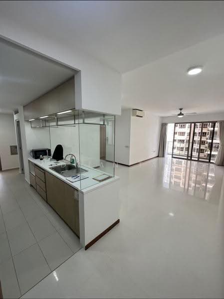 Waterfront Gold, 733 Bedok Reservoir Road, Bedok / Upper East Coast, 4 Bedrooms, 1,378 sqft, Condominium For Sale, by Adrian Tan, 24372324 - Kitchen - PropertyGuru.com.sg