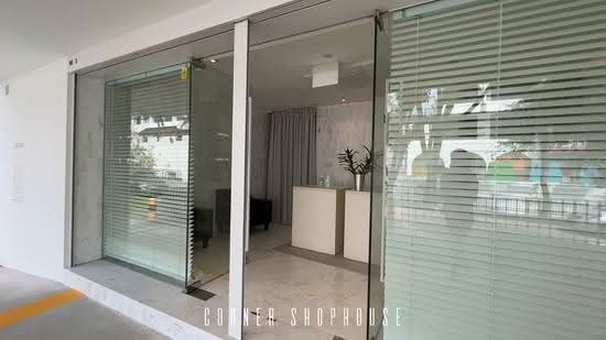 Massage Parlour, Eng Kong Terrace, Clementi Park / Upper Bukit Timah, 1,167 sqft, Shop / Shophouse For Rent, by Lee Hui Jun (Joy), 24372941 - Full video illustration of unit - CommercialGuru.com.sg