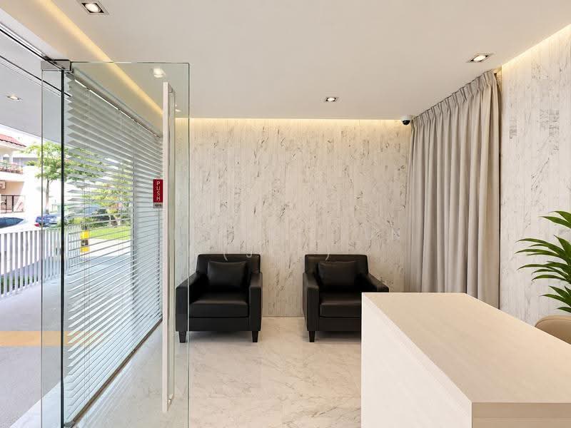 Massage Parlour, Eng Kong Terrace, Clementi Park / Upper Bukit Timah, 1,167 sqft, Shop / Shophouse For Rent, by Lee Hui Jun (Joy), 24372941 - Entrance - CommercialGuru.com.sg