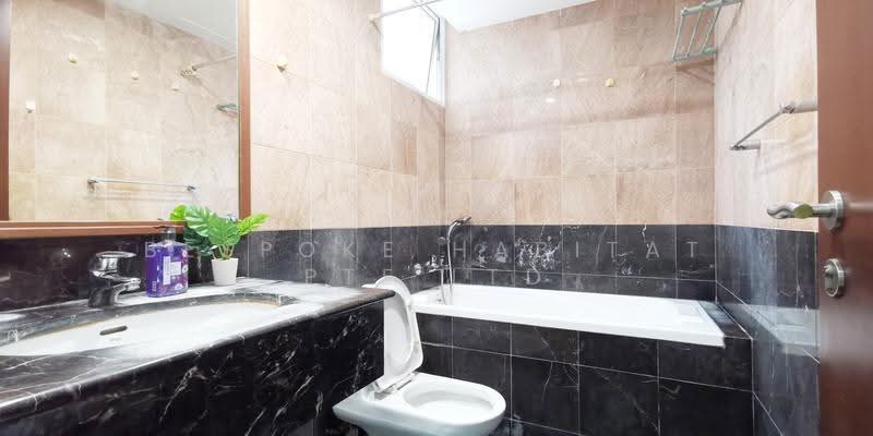 Alessandrea, 31 Alexandra Road, Alexandra / Commonwealth, Room Rental, 100 sqft, Apartment For Rent, by Bespoke Habitat Pte Ltd, 24373461 - 17-04 MBR5 Bathroom - PropertyGuru.com.sg