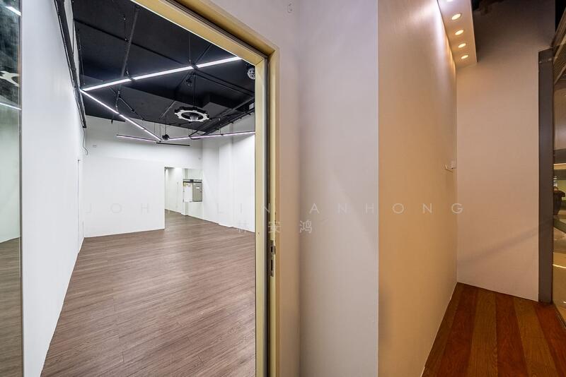 City Gate, 371 Beach Road, 495 sqft, Mall Shop For Sale, by John Lin Anhong 林安鸿, 24376386 - CommercialGuru.com.sg