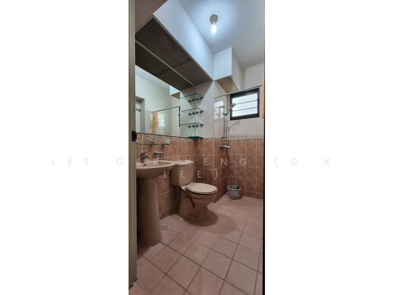461 Clementi Avenue 3, 461 Clementi Avenue 3, 3 Bedrooms, 969 sqft, HDB Flat For Rent, by Lee Gek Keng (G K Lee), 24378489 - Common Bathroom - PropertyGuru.com.sg