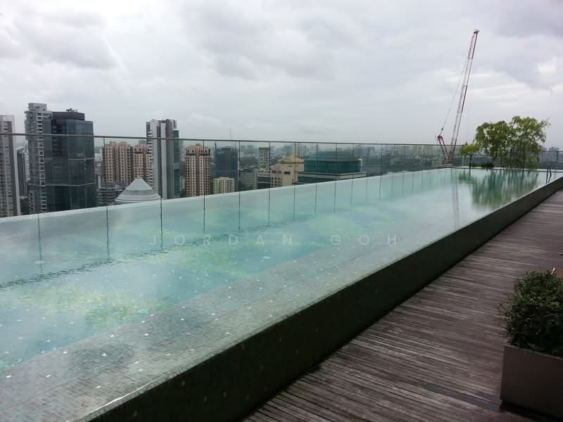 Scotts Square, 8 Scotts Road, 1 Bedroom, 624 sqft, Apartment For Rent, by Jordan Goh, 24383734 - Level 35 swimming pool - PropertyGuru.com.sg