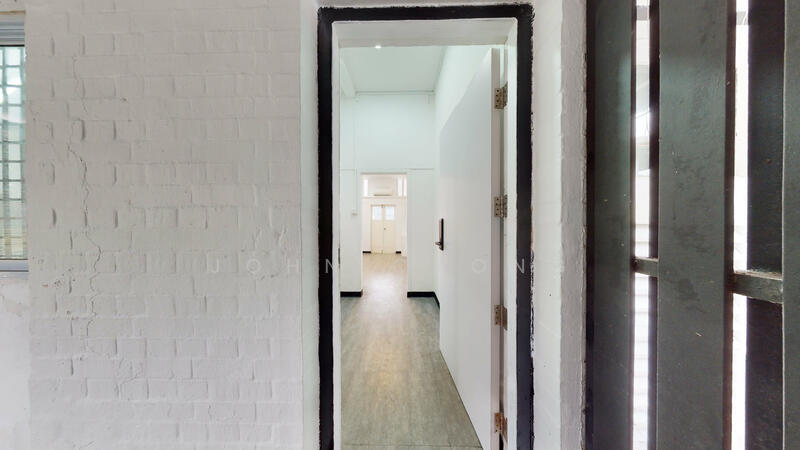 Black & White Colonial House Boutique Offices in Seletar Camp, Old Birdcage Walk, Seletar / Yio Chu Kang, 1,035 sqft, Office For Rent, by John Chong, 24384039 - CommercialGuru.com.sg