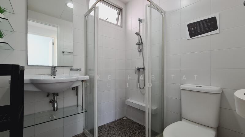 07-02 Common bathroom 