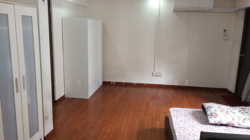 124 Marsiling Rise, 124 Marsiling Rise, 2 Bedrooms, 1,008 sqft, HDB Flat For Rent, by Josephine Lee, 24385517 - Spacious Master Bedroom with attached bathroom - PropertyGuru.com.sg