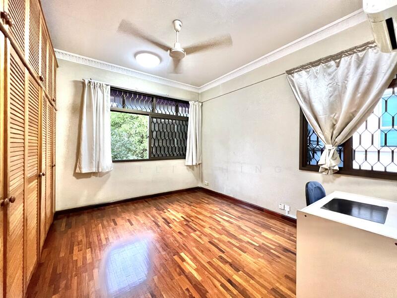 Bournemouth Road Bungalow For Sale Detached House For Sale at S