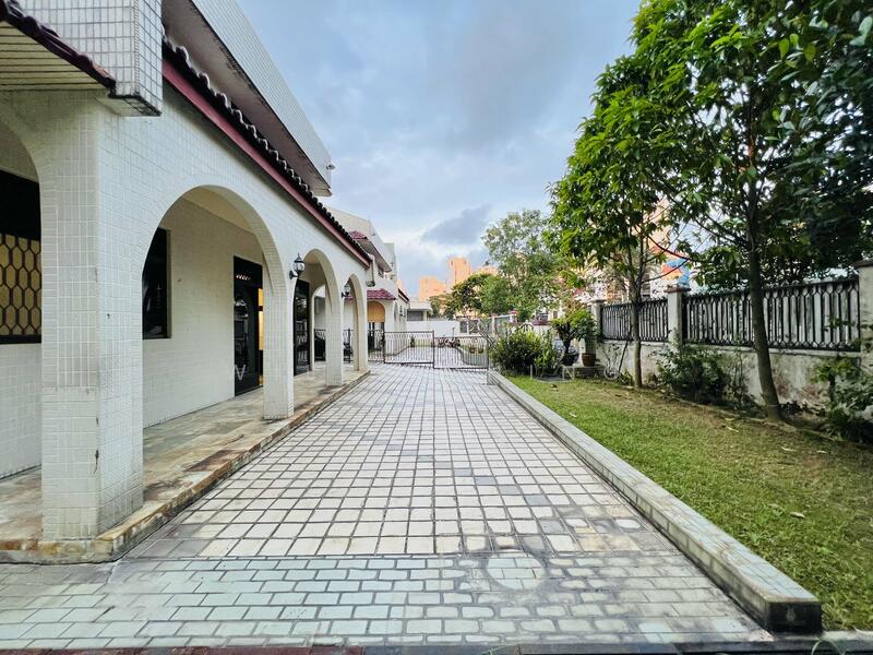 Bournemouth Road Bungalow For Sale Detached House For Sale at S