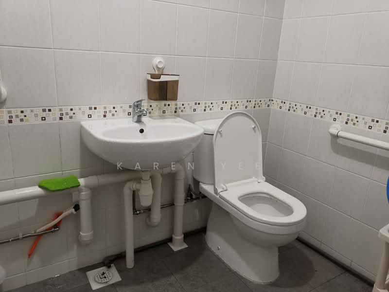 121 Potong Pasir Avenue 1, 121 Potong Pasir Avenue 1, 2 Bedrooms, 807 sqft, HDB Flat For Rent, by Karen Yee, 24391769 - PropertyGuru.com.sg