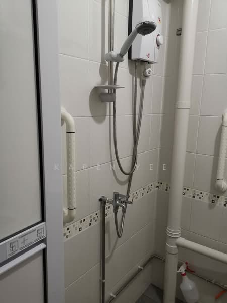 121 Potong Pasir Avenue 1, 121 Potong Pasir Avenue 1, 2 Bedrooms, 807 sqft, HDB Flat For Rent, by Karen Yee, 24391769 - PropertyGuru.com.sg