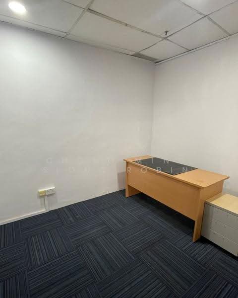 Two partially fitted unit in North Bridge Centre near National Library, North Bridge Road, Beach Road / Bugis / Rochor, 452 sqft, Office For Rent, by Chong Ming Siong Robin, 24394739 - Unit #04-04. 452 sft - CommercialGuru.com.sg