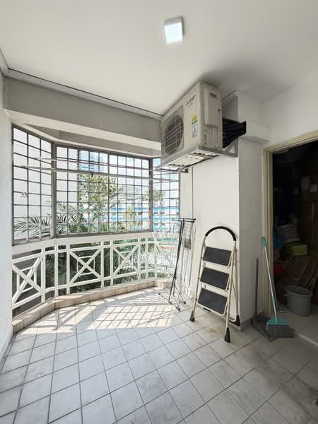 West Bay Condo, 60 West Coast Crescent, 3 Bedrooms, 1,282 sqft, Condominium For Rent, by Yi Mei, 24397328 - PropertyGuru.com.sg