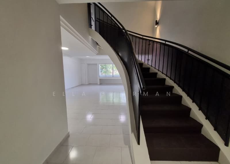 Chancery Court, 36A Dunearn Road, 3 Bedrooms, 2,034 sqft, Walk-up Apartment For Rent, by Ella Sherman, 24397685 - PropertyGuru.com.sg