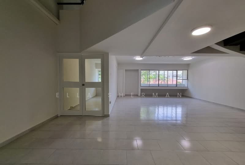 Chancery Court, 36A Dunearn Road, 3 Bedrooms, 2,034 sqft, Walk-up Apartment For Rent, by Ella Sherman, 24397685 - PropertyGuru.com.sg