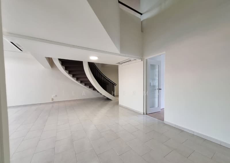 Chancery Court, 36A Dunearn Road, 3 Bedrooms, 2,034 sqft, Walk-up Apartment For Rent, by Ella Sherman, 24397685 - PropertyGuru.com.sg