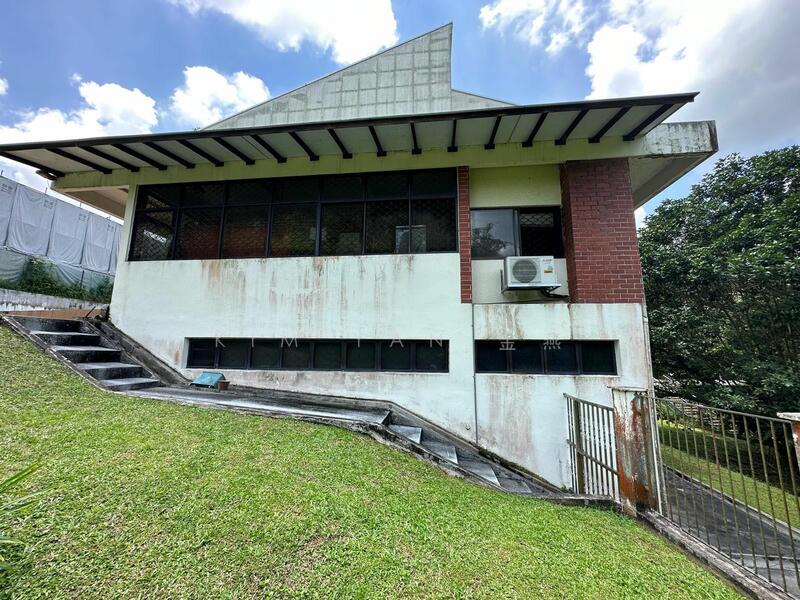 For Sale - Nature lovers’ GCB home with Lush Greenery, mountain, fresh air and great privacy