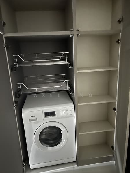 Parksuites, 26 Holland Grove Road, 1 Bedroom, 635 sqft, Condominium For Sale, by Axel Ong, 24401534 - PropertyGuru.com.sg