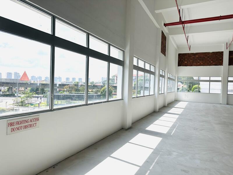 AFFORDABLE LIFT LOBBY FRONTAGE BP OFFICE, Operation Centre. Ample Parking. Low Capex, Size: 5000, 8000, 14k - 26k sf CONTACT: +65-96881177, 12,000 sqft, Business / Science Park For Rent, by KOH HOONG TSE (ADRIAN), 24404114 - CommercialGuru.com.sg