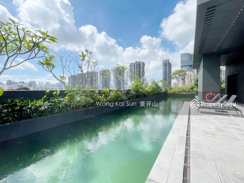 Rooftop 25M Lap Pool