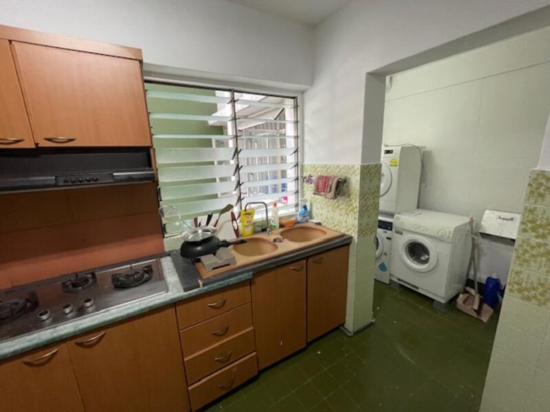 Pine Grove, 1A Pine Grove, Room Rental, 250 sqft, Condominium For Rent